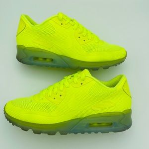 Men’s Nike Air Max 90 ID Hyperfuse Athletic Shoes